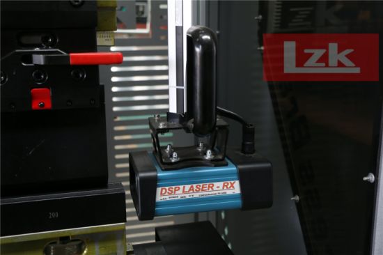 8mmx4000mm CNC آلة طي الألواح المعدنية الهيدروليكية